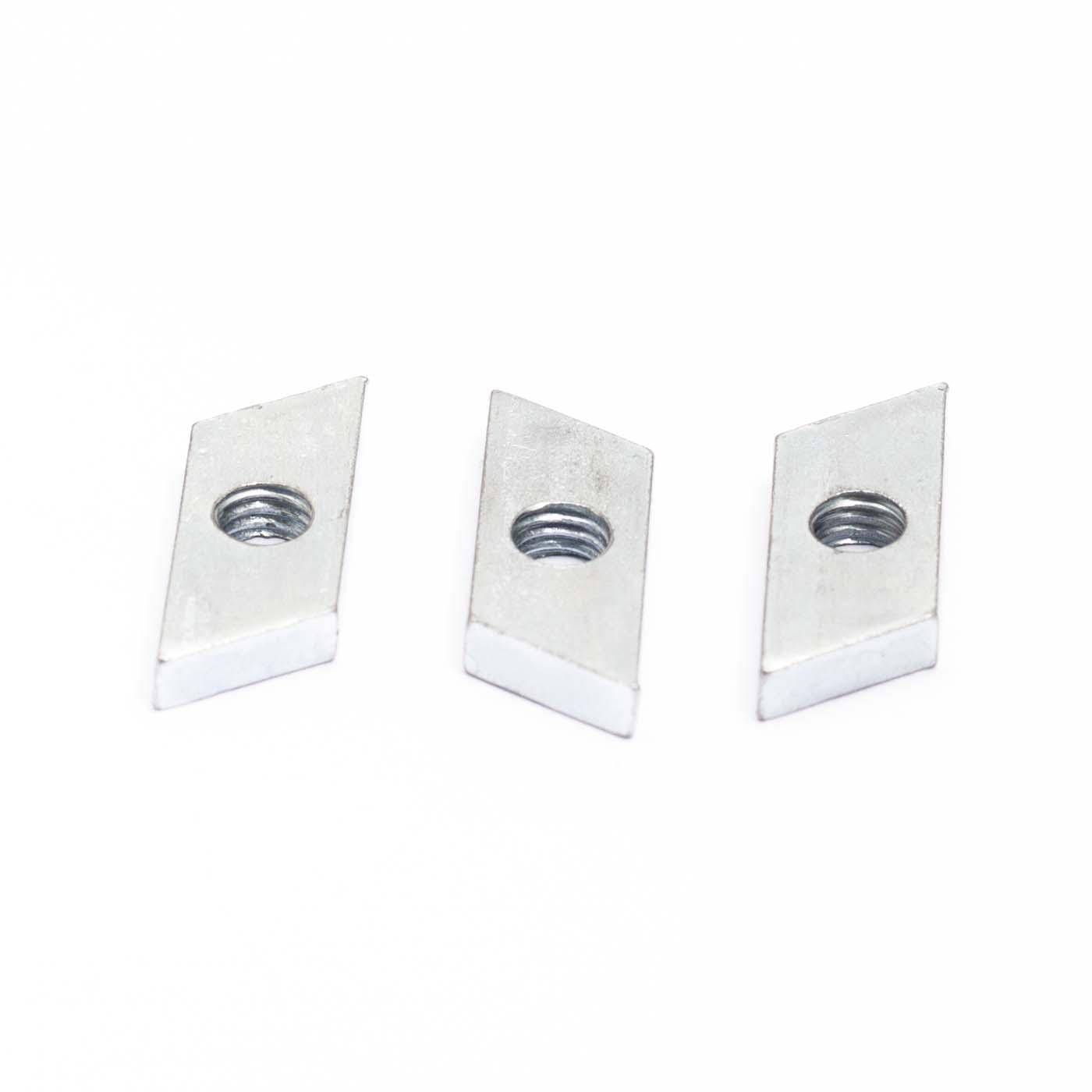 Gewindeplättchen schräg M5 (Rhombus), Stahl-verzinkt Gewindeplättchen schräg M5 (Rhombus), Stahl-verzinkt