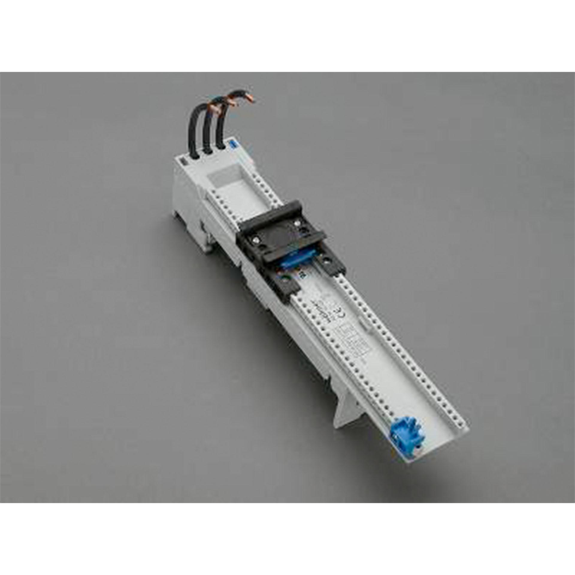 3P busbar adapter 32A,1T, with removable top part, 45x200mm