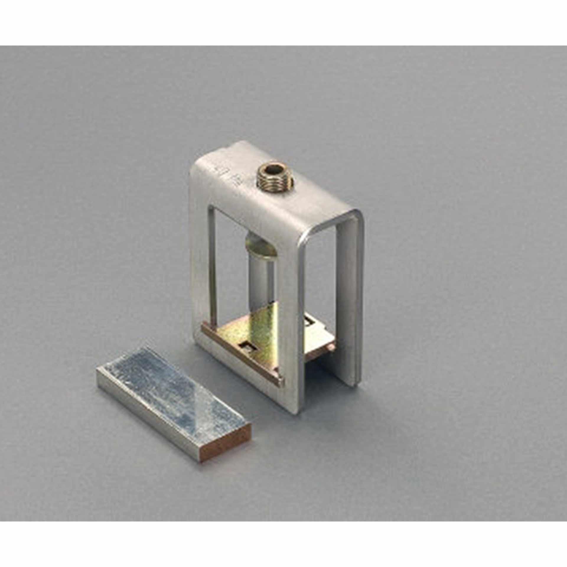 Profile clamp, clamping space 51 x 5-28 mm, for busbars double-T profiles 1250A and 1600A