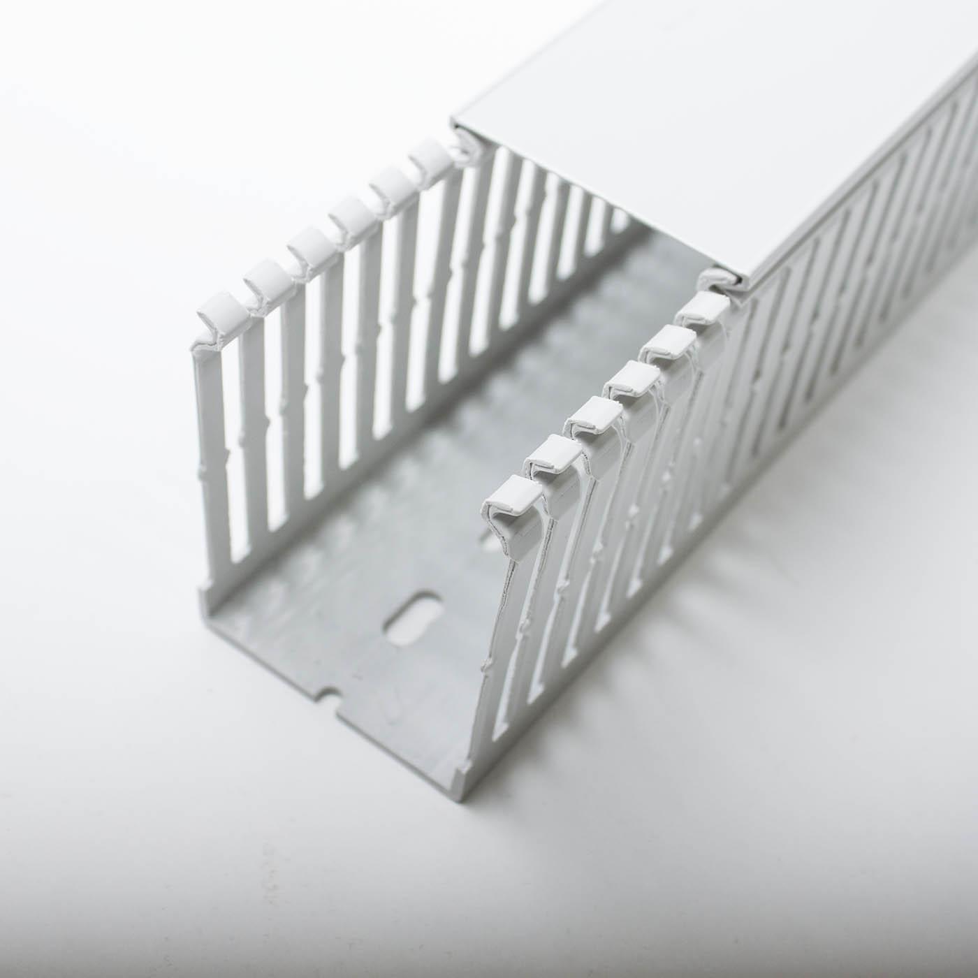 Canalina passacavi in PVC grigio (GN) / 60x40 mm (HxL) Canalina passacavi in PVC grigio (GN) / 60x40 mm (HxL)